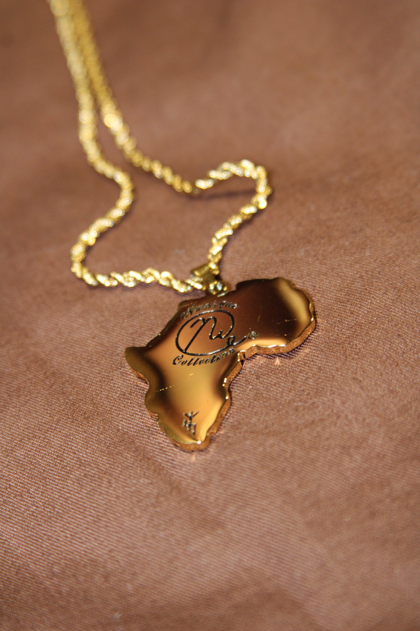 Barbados Nwnique Pendant