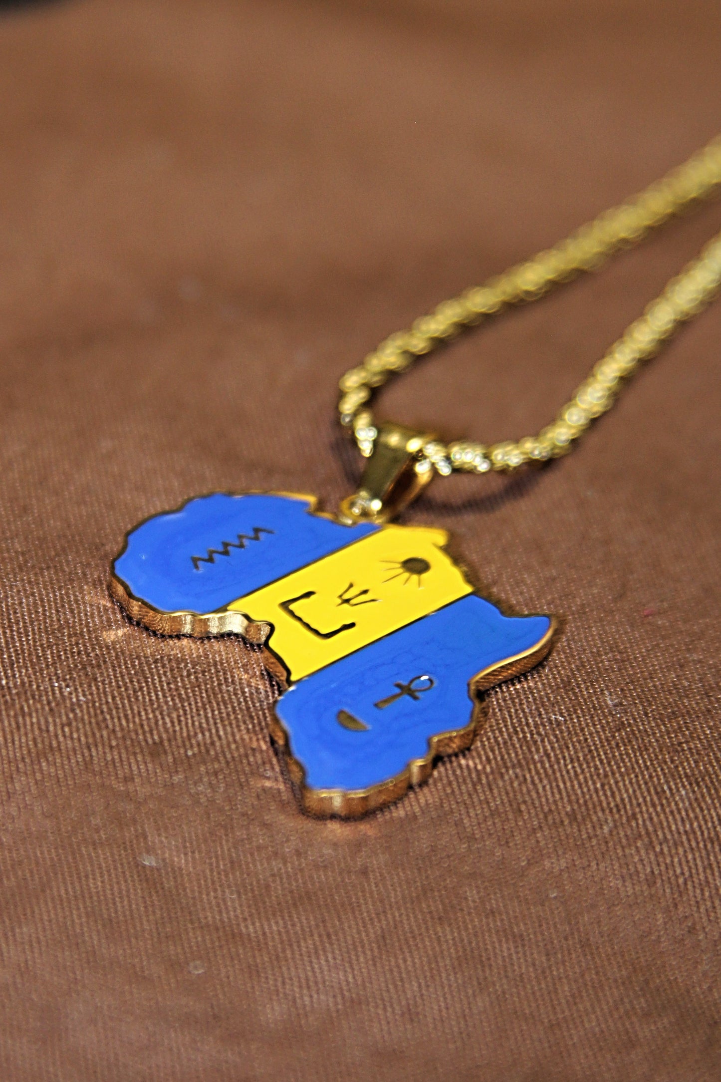 Barbados Nwnique Pendant