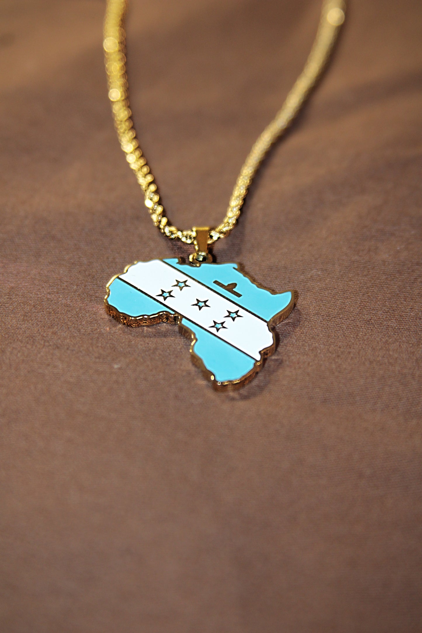 Honduran Nwnique Pendant