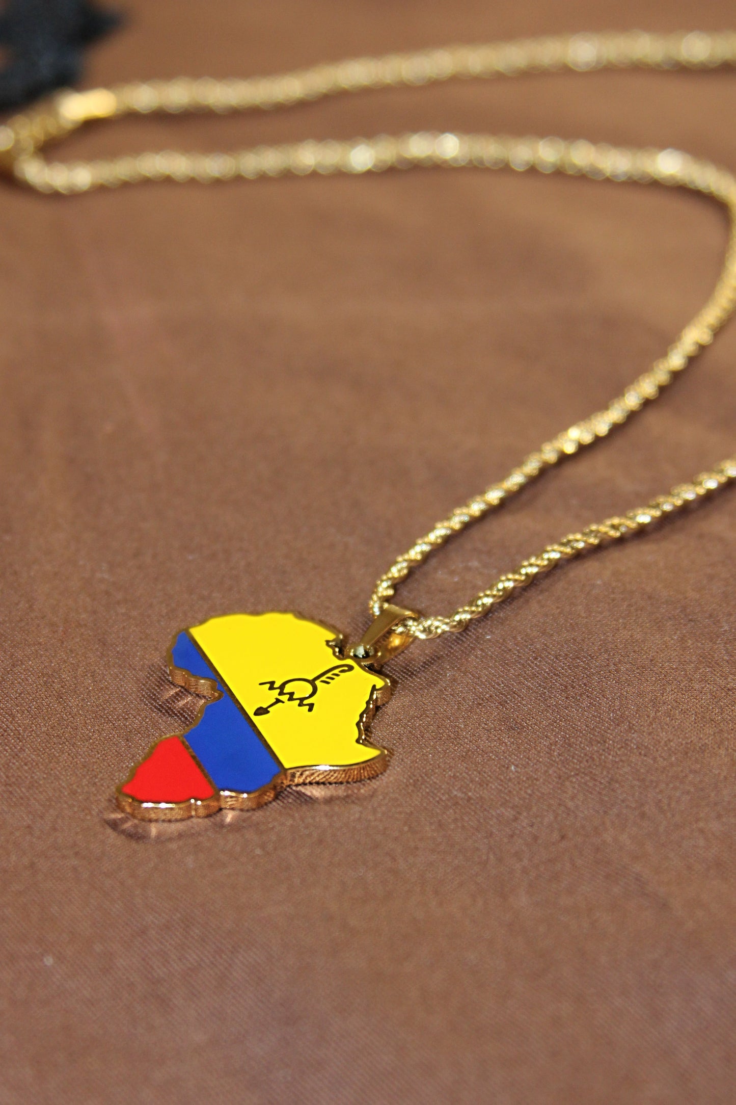 Colombian Nwnique  Pendant