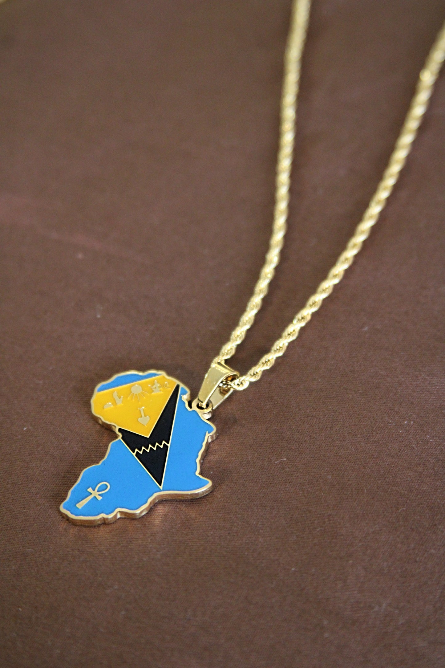 St Lucia  Nwnique  Pendant