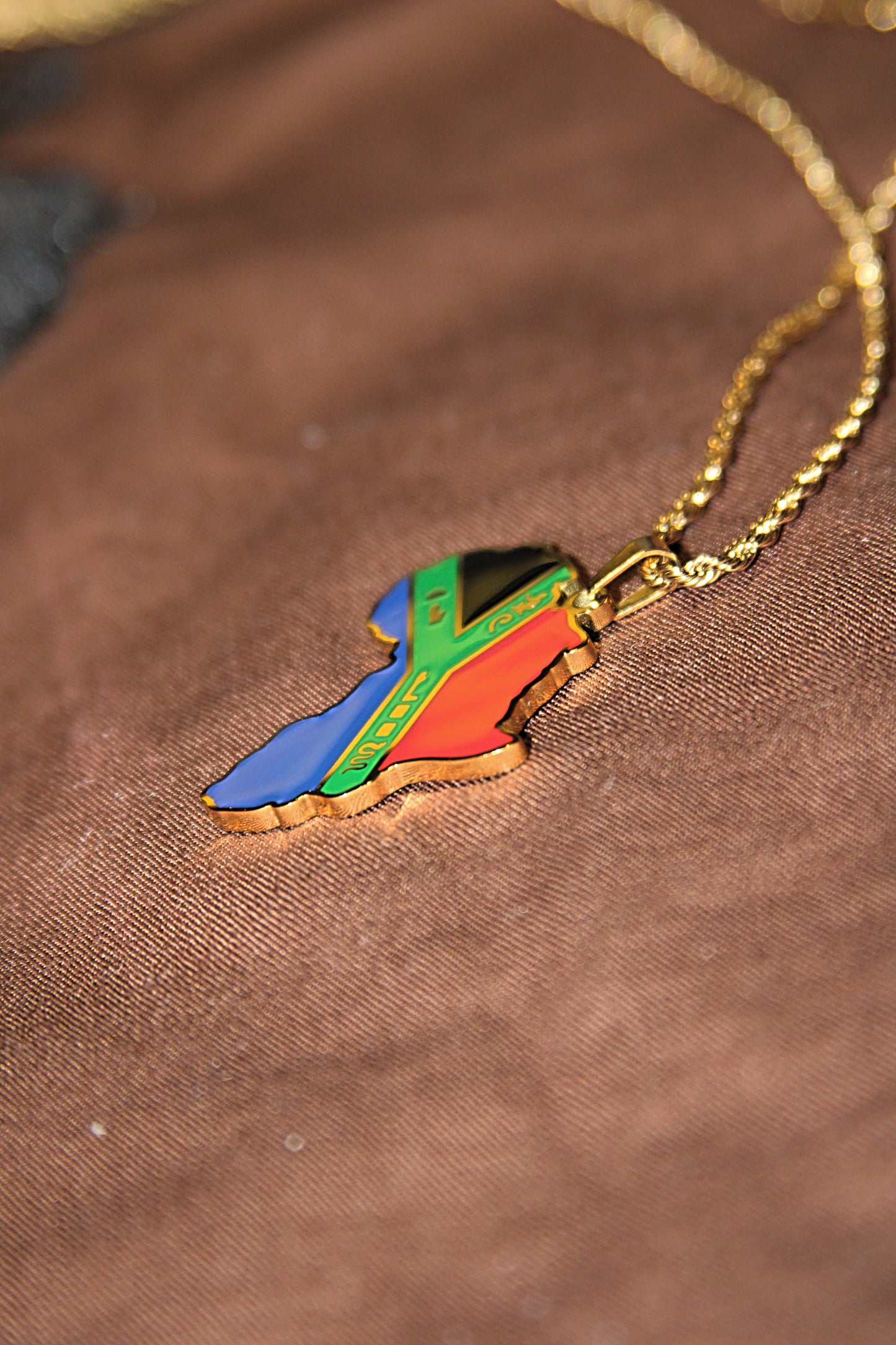 South Africa Nwnique Pendant