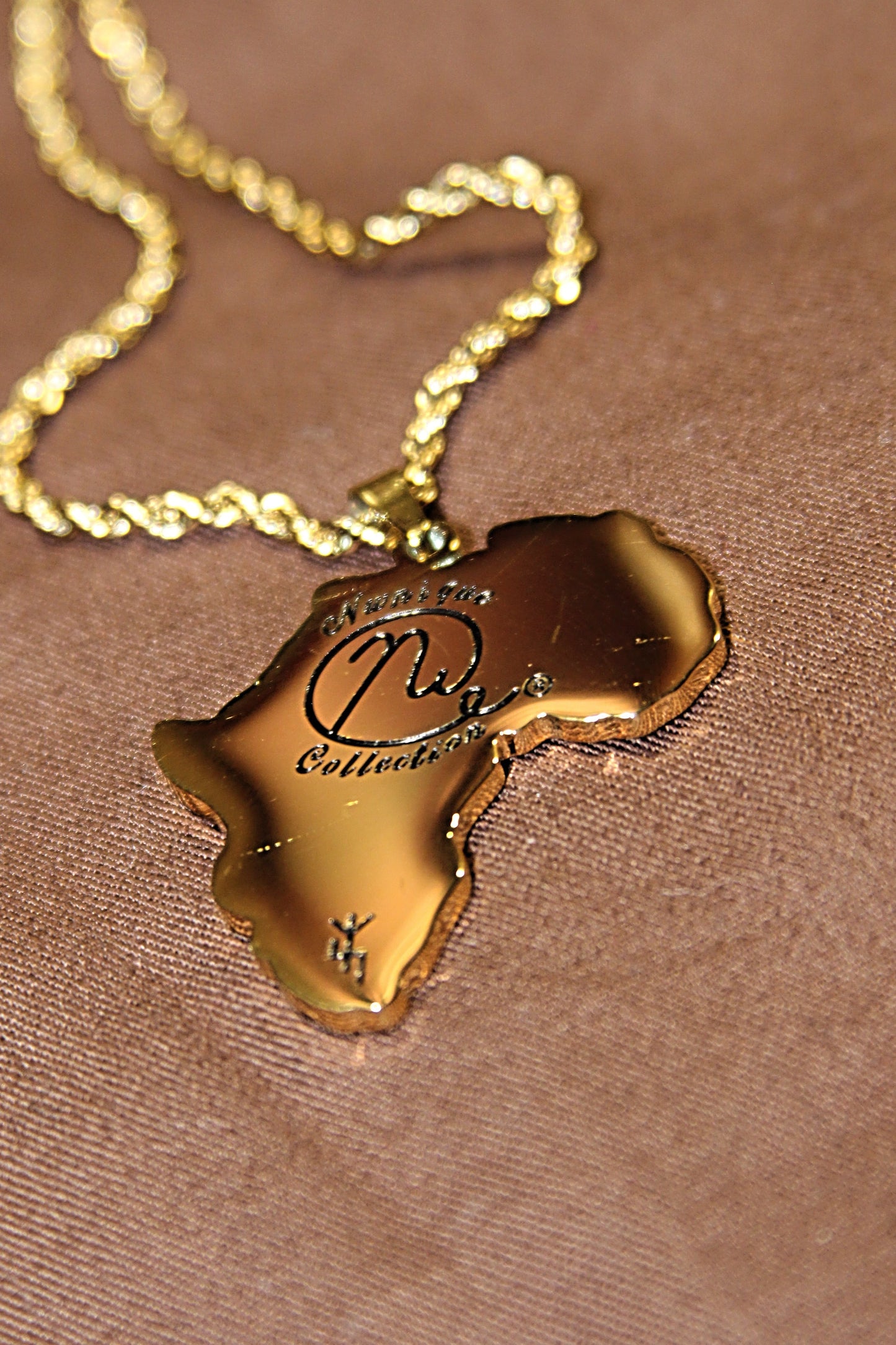 Colombian Nwnique  Pendant