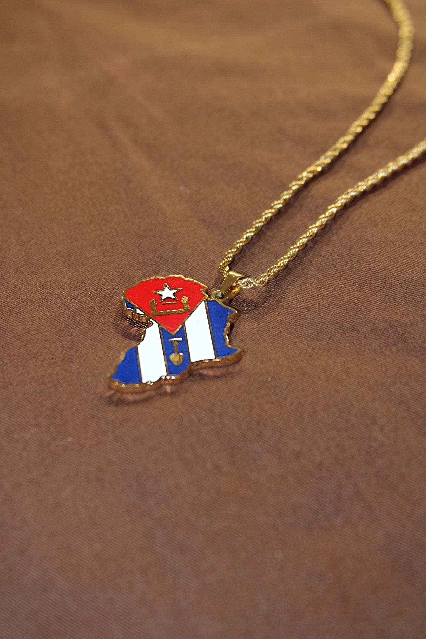 Cuban Nwnique Pendant