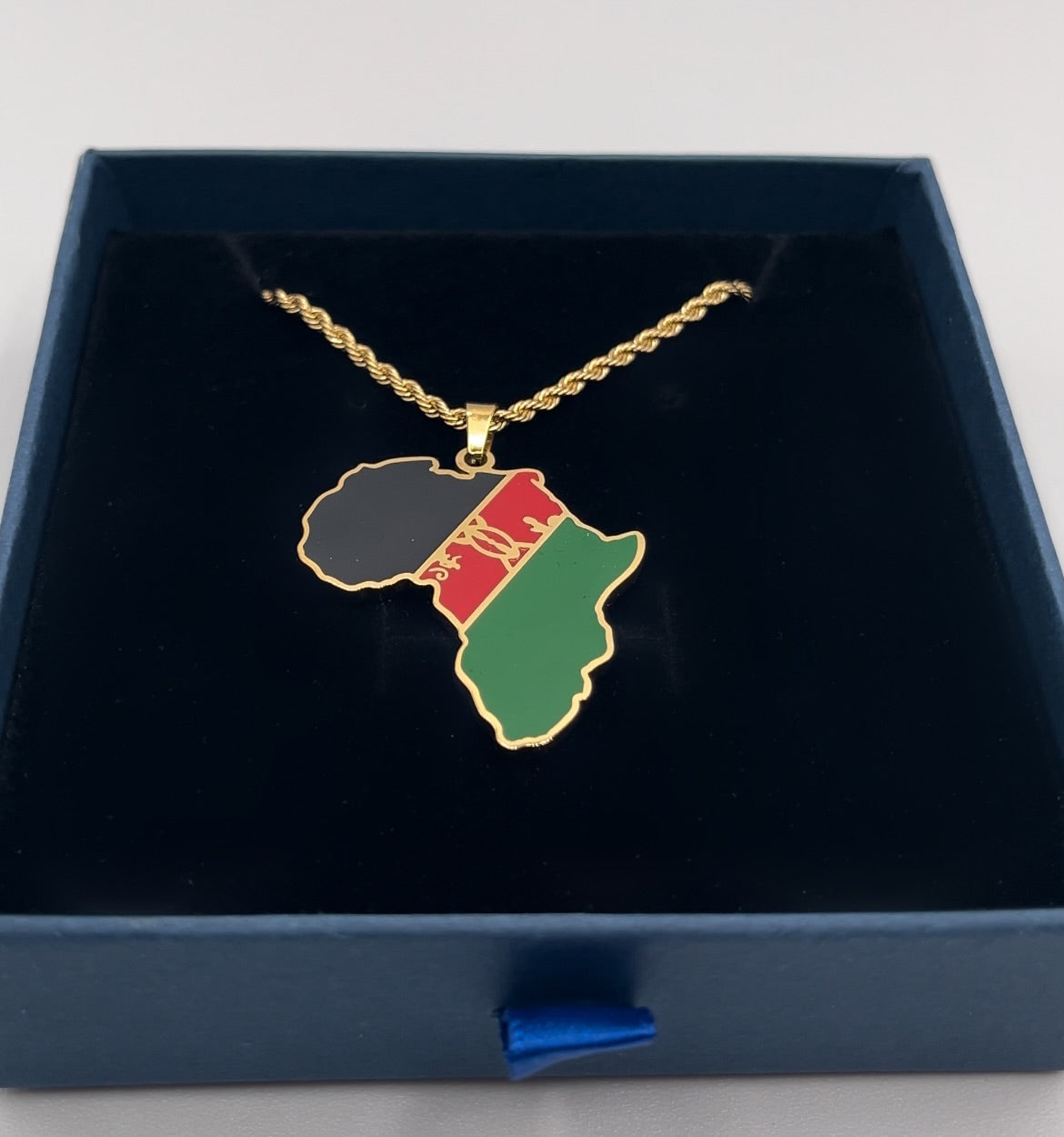 Kenyan Nwnique Pendant