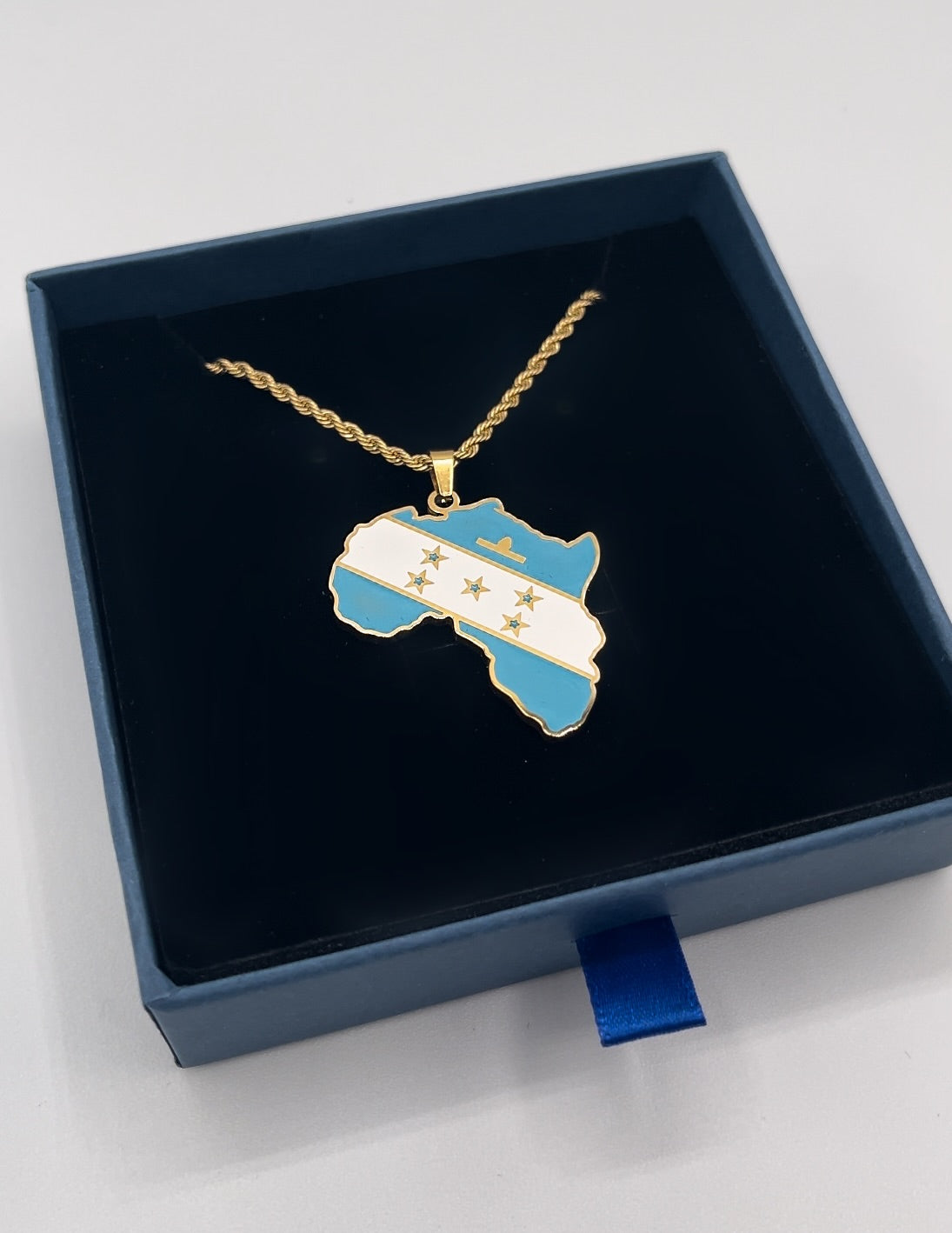 Honduran Nwnique Pendant