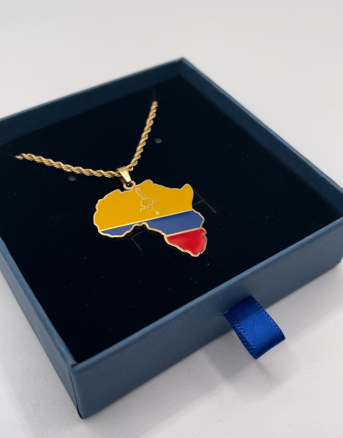 Colombian Nwnique  Pendant