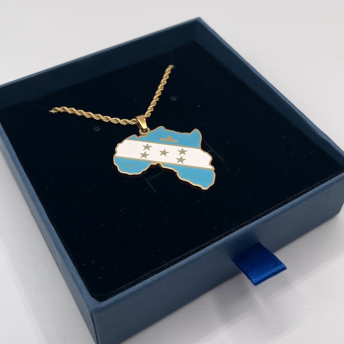 Honduran Nwnique Pendant